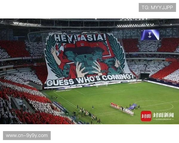 梅斯球员进球后跑向主场球迷看台共同庆祝 梅斯球员进球后跑向主场球迷看台共同庆祝