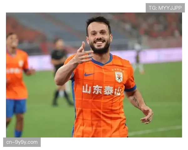 山东泰山2-1领先深圳队，克雷桑半场结束前远射破门