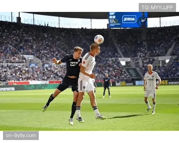 弗赖堡主力前锋因在个人直播中泄露球队战术板细节，遭俱乐部内部处罚